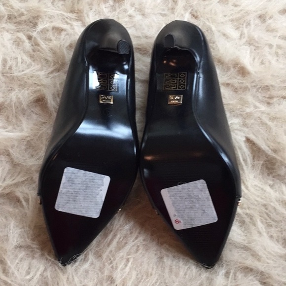 🎉HP🎉NWT chain design black pumps  - size 7.5 - Picture 4 of 6